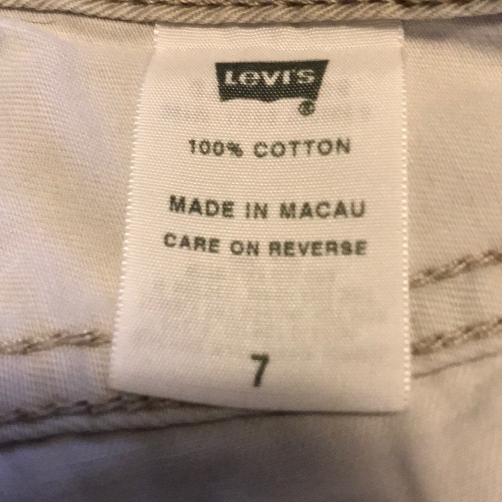 Levi’s Red Tab Shorts - Picture 5 of 5